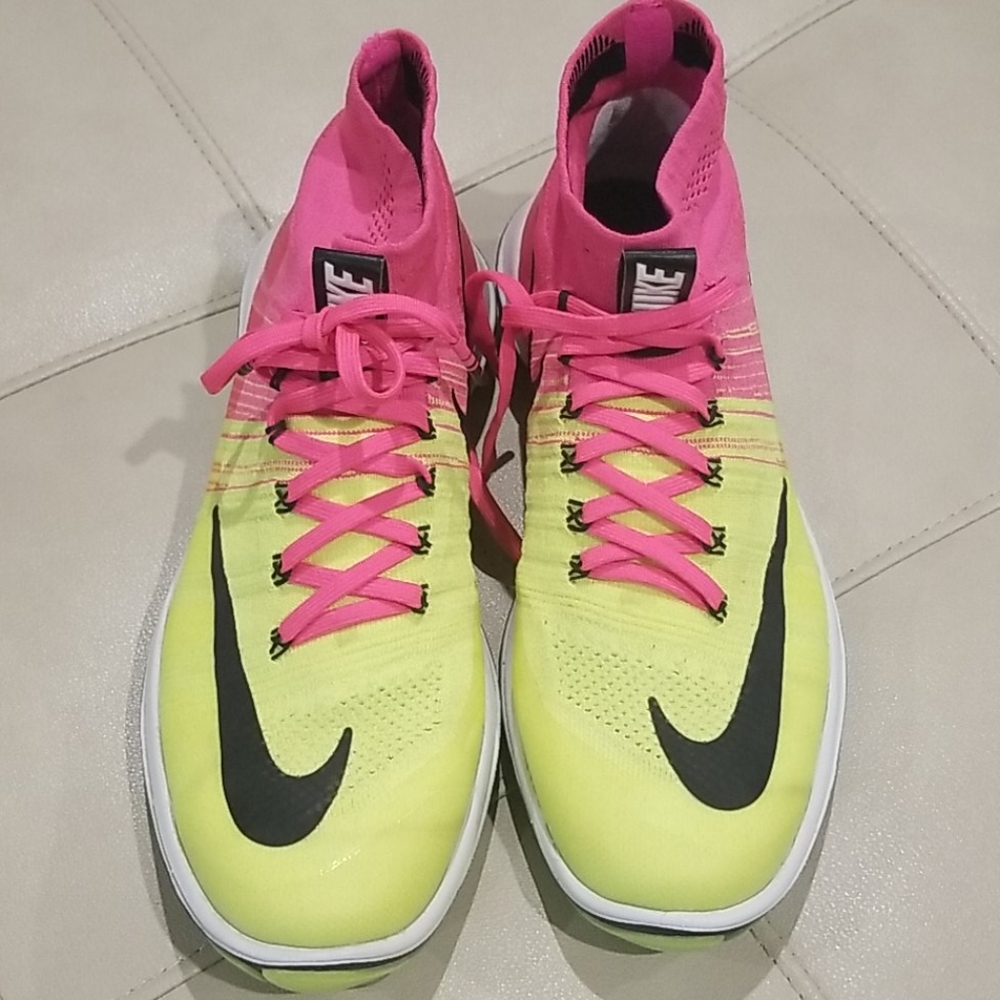 Golf shoes